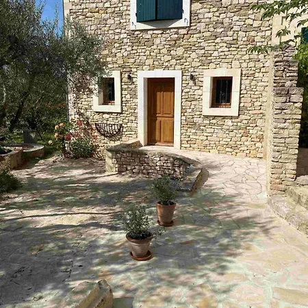 Maison De A Louer Dans Le Gard Provencal, Semaine De 7 Jours Minimum, Samedi Au Samedi, 10 Personnes, Du Colombier Prázdninový dům