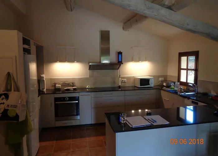 Tatil Evi Maison De A Louer Dans Le Gard Provencal, Semaine De 7 Jours Minimum, Samedi Au Samedi, 10 Personnes, Du Colombier *