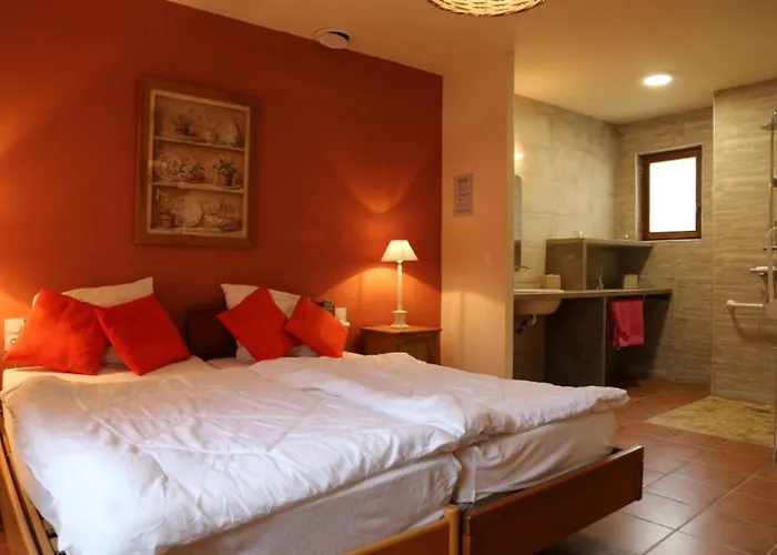Tatil Evi Maison De A Louer Dans Le Gard Provencal, Semaine De 7 Jours Minimum, Samedi Au Samedi, 10 Personnes, Du Colombier Saint-Michel-d'Euzet